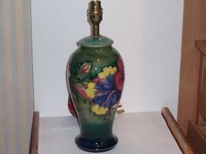 Moorcroft & Coalport. HIBISCUSLAMPBASE