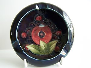 Moorcroft & Coalport. NEWREDOPENPOMEGRANATEMOORCROFTVASE