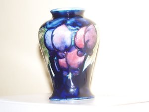 Moorcroft & Coalport. NEWREDWISTERIAPLUMMOORCROFTVASE