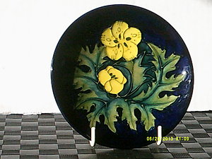 Moorcroft & Coalport. SECONDBUTTERCUPMOORCROFTPINDISH