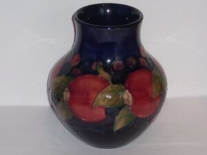 Moorcroft & Coalport. SMALLERWILLIAMMOORCROFTPOMEGRANATEVASE