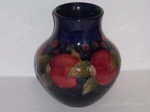 Moorcroft & Coalport. SMALLERWILLIAMMOORCROFTPOMEGRANATEVASE