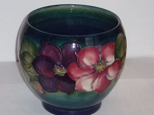 Moorcroft & Coalport. WalterMoorcroftCLEMATISVaseSECOND